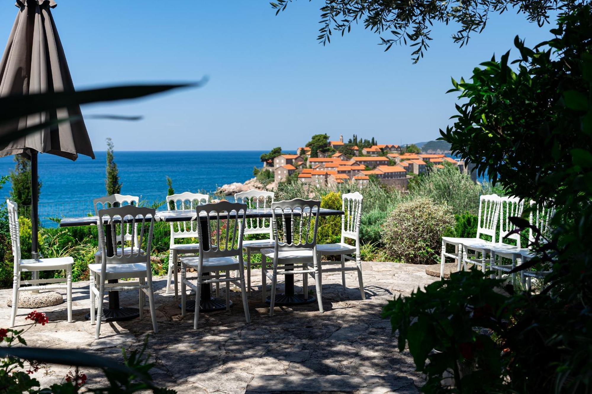 Sun Rose Apartments Sveti Stefan Exteriör bild