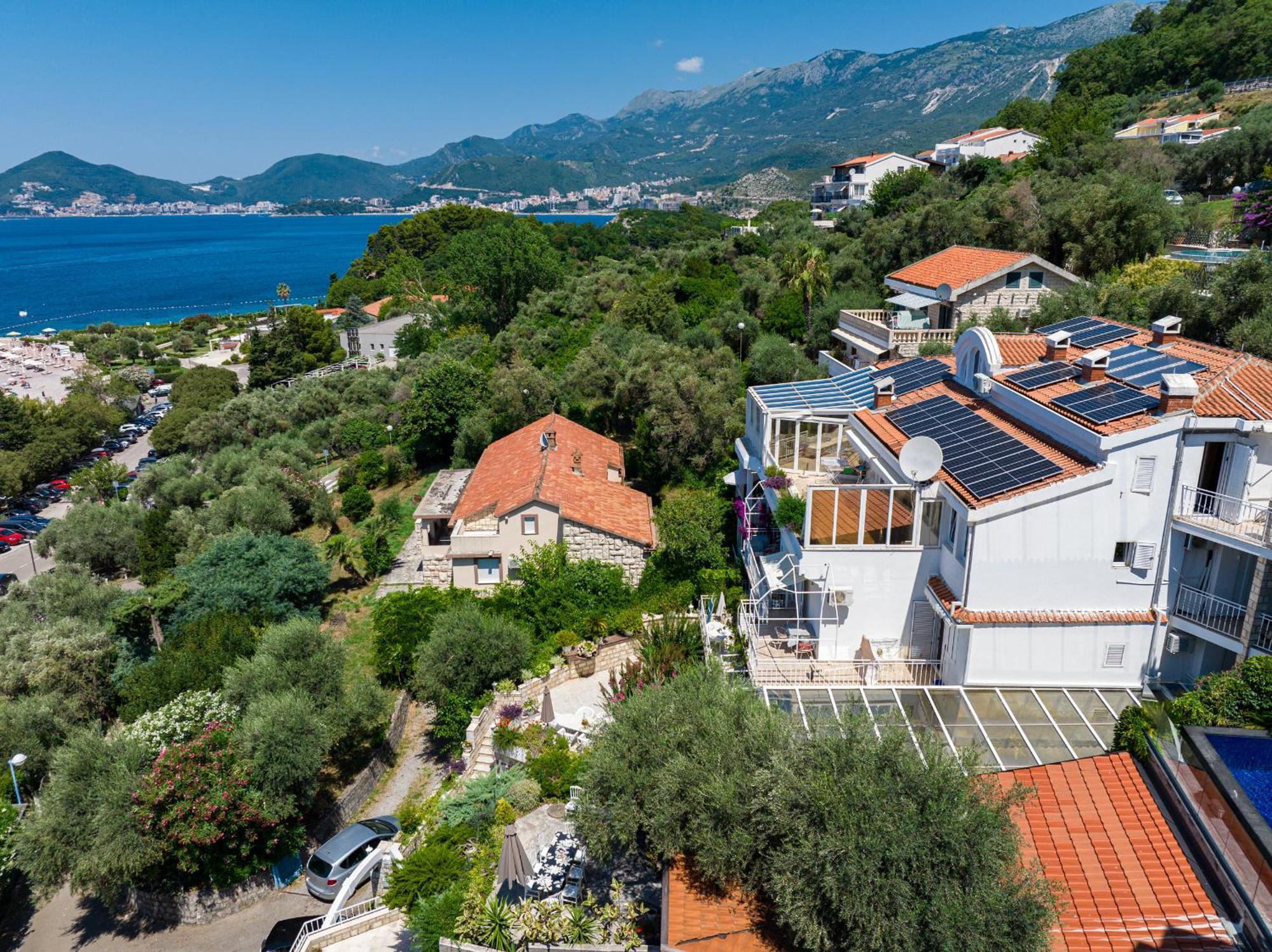 Sun Rose Apartments Sveti Stefan Exteriör bild