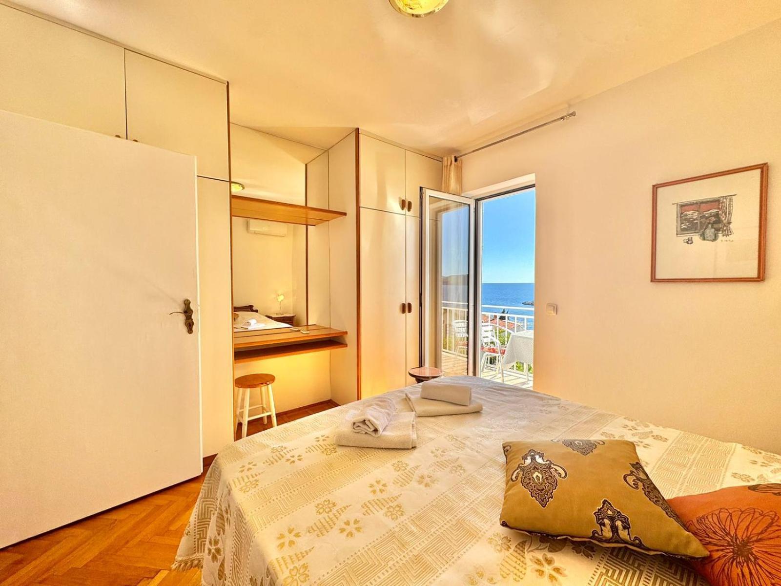 Sun Rose Apartments Sveti Stefan Exteriör bild