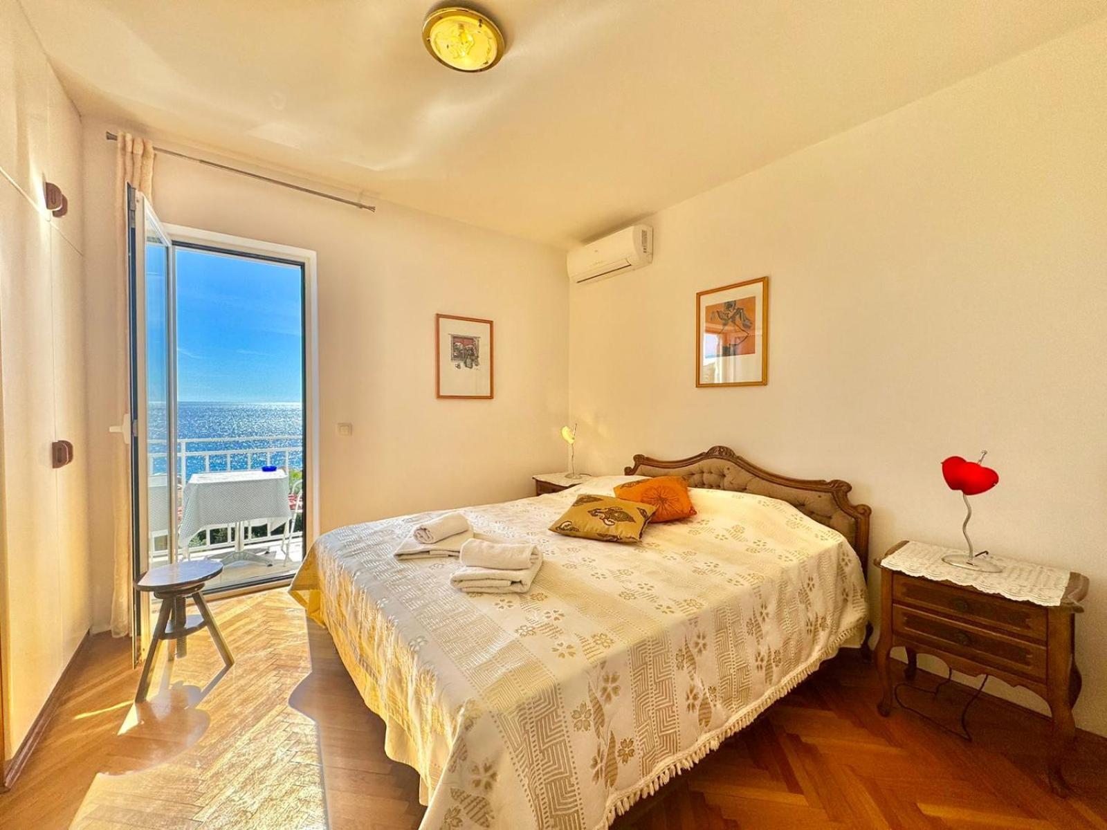 Sun Rose Apartments Sveti Stefan Exteriör bild