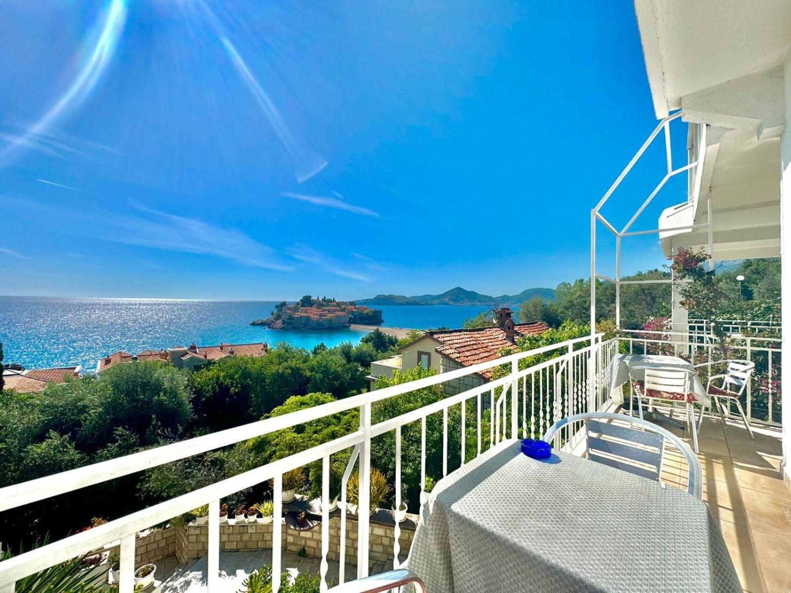 Sun Rose Apartments Sveti Stefan Exteriör bild