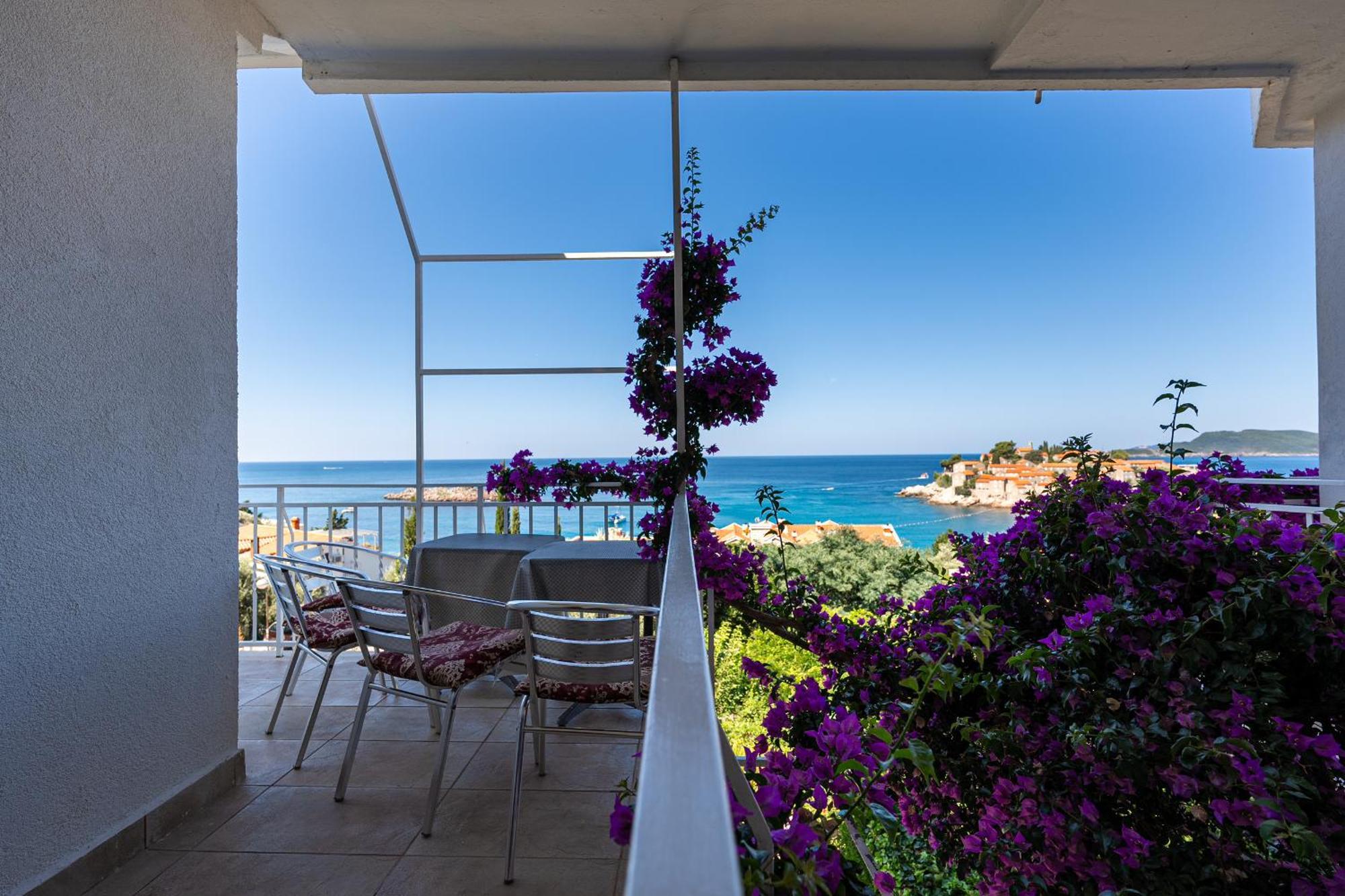 Sun Rose Apartments Sveti Stefan Rum bild