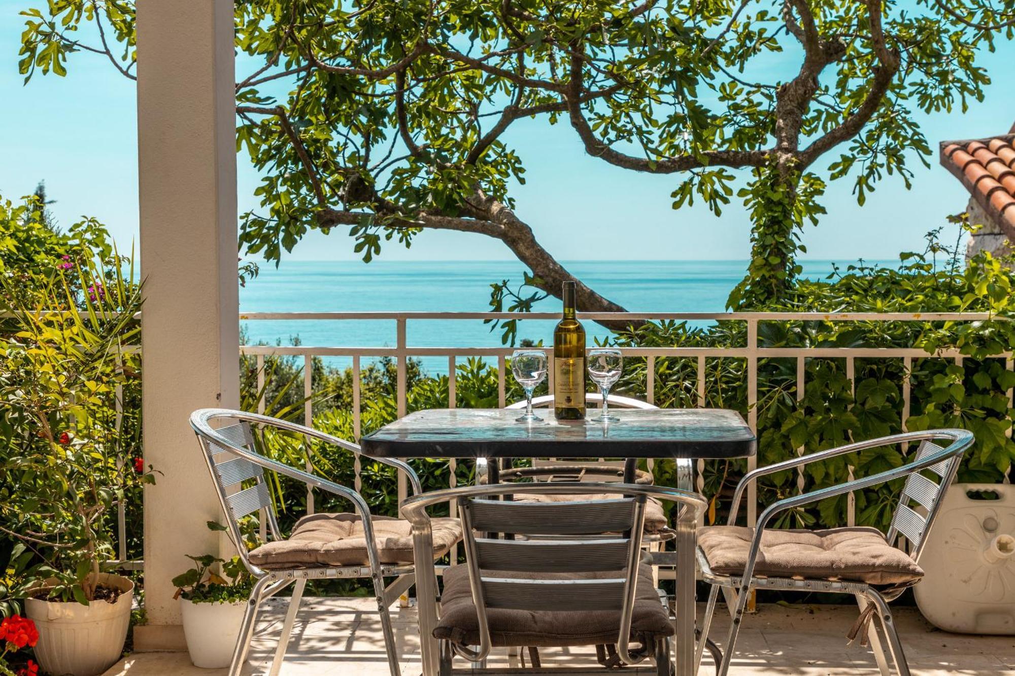 Sun Rose Apartments Sveti Stefan Exteriör bild