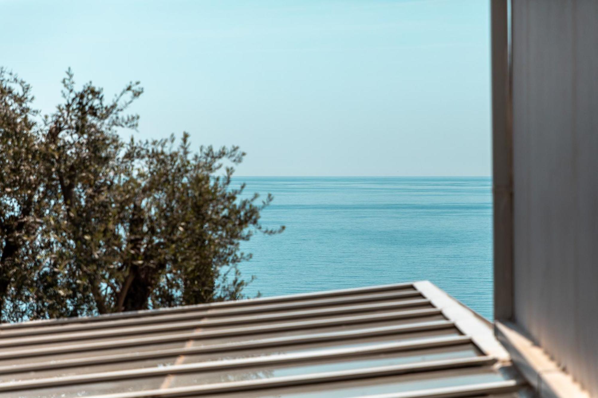 Sun Rose Apartments Sveti Stefan Rum bild